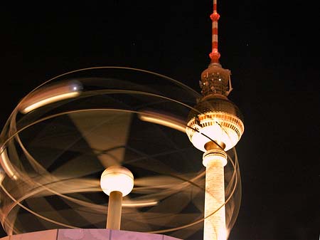 Fernsehturm und Weltzeituhr Foto 