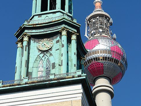 Fernsehturm und Marienkirche Fotos