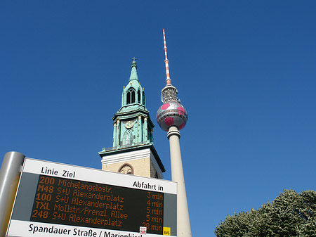 Fernsehturm und Marienkirche Fotos