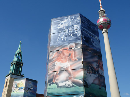 Fernsehturm und Marienkirche Foto 