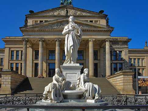 Fotos Schillerdenkmal mit Konzerthaus | Berlin