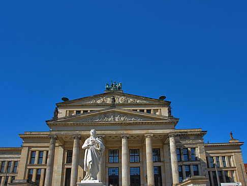 Fotos Schillerdenkmal mit Konzerthaus | Berlin