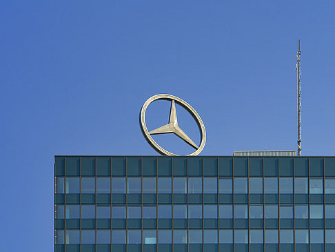 Mercedes-Stern Foto 