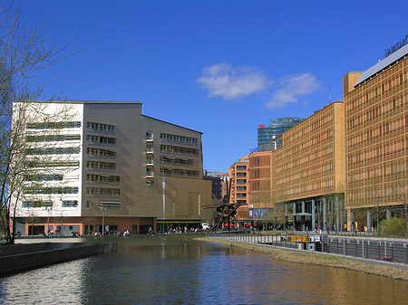 Marlene-Dietrich-Platz