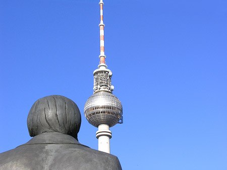 Foto Marx und Engels am Alex