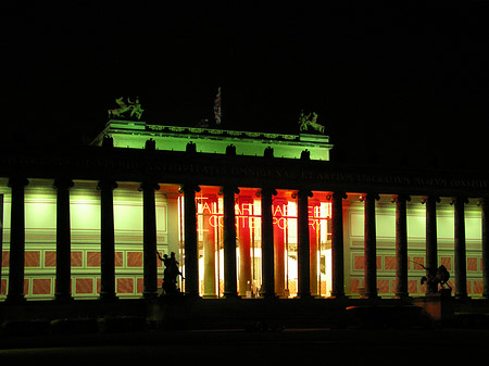 Foto Nationalgallerie bei Nacht - Berlin