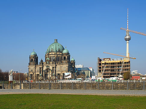 Palast der Republik und der Berliner Dom Foto 