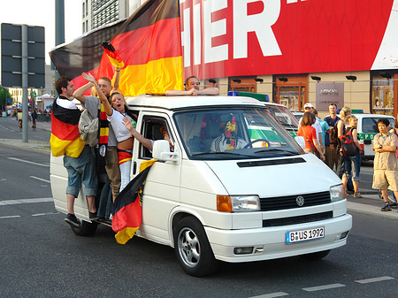 Autokorso am Potsdamer Platz Foto 