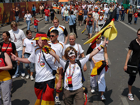 Foto Deutsche Fans am Potsdamer Platz - Berlin