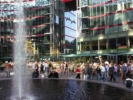 Sony Center - Brunnen Foto 