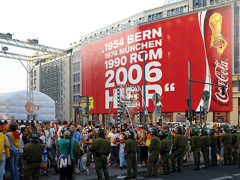 Foto Straßenjubel am Potsdamer Platz