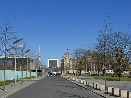 Paul-Löbe-Allee Foto 