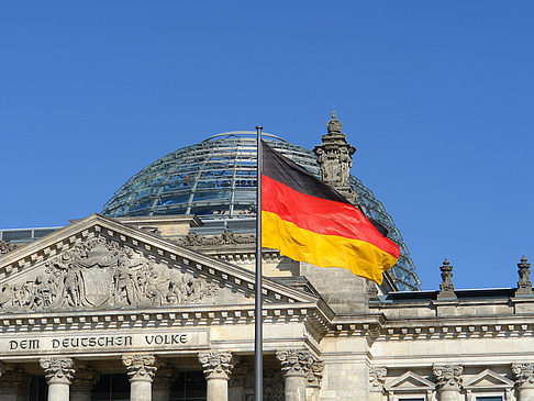 Fotos Flagge mit Kuppel | Berlin