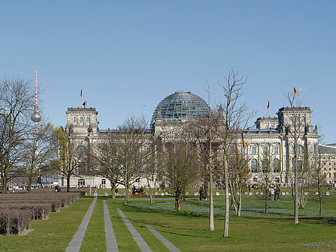 Foto Parkanlage am Reichstag - Berlin