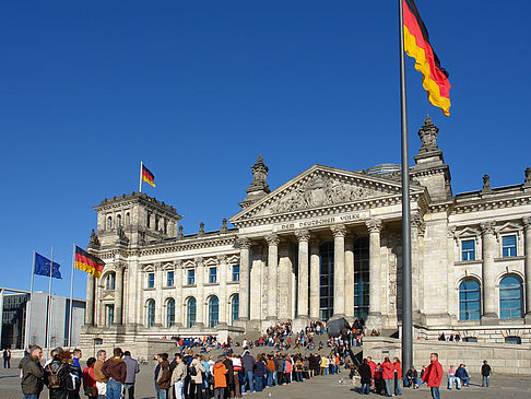 Foto Touristen am Reichstag