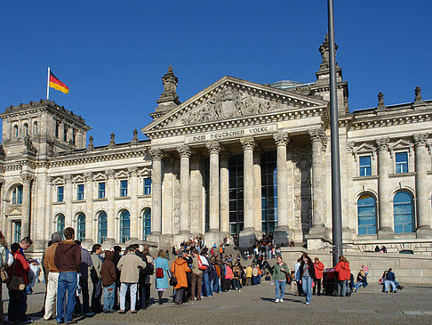 Touristen am Reichstag