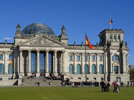 Foto Touristen am Reichstag