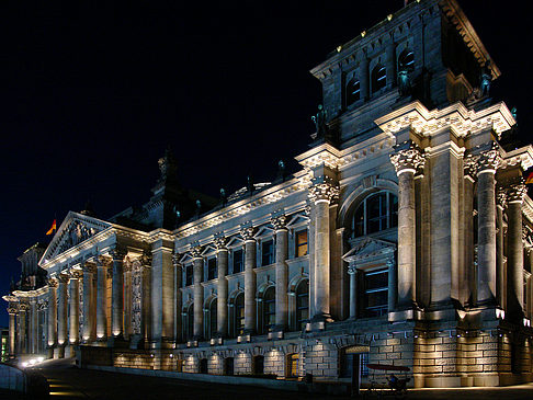 Reichstag bei Nacht