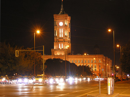 Fotos Rotes Rathaus bei Nacht | Berlin