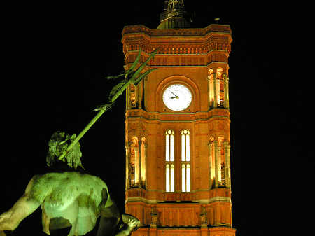 Fotos Rotes Rathaus bei Nacht | Berlin