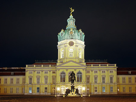 Fotos Schloss Charlottenburg bei Nacht