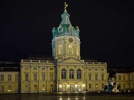 Schloss Charlottenburg bei Nacht