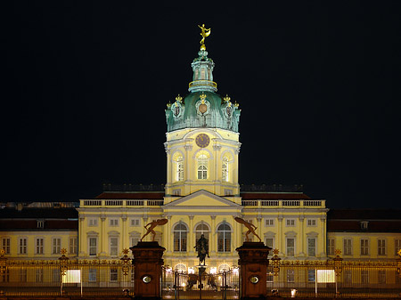 Foto Schloss Charlottenburg bei Nacht