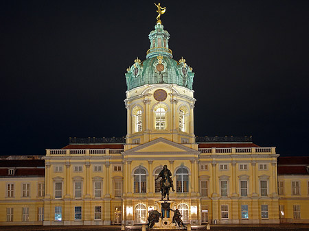 Foto Schloss Charlottenburg bei Nacht