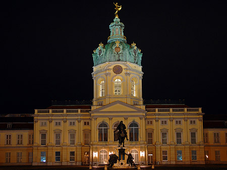 Fotos Schloss Charlottenburg bei Nacht | Berlin