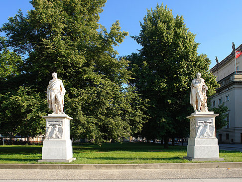 Fotos Bebelplatz und Park