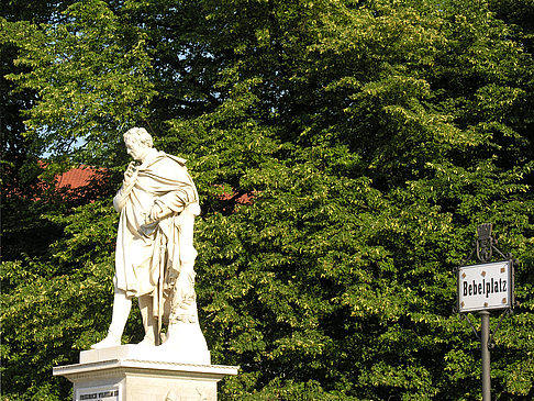 Fotos Bebelplatz und Park