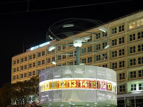 Weltzeituhr am Alexanderplatz Fotos