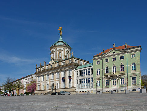 Rathaus mit Knobelsdorffhaus