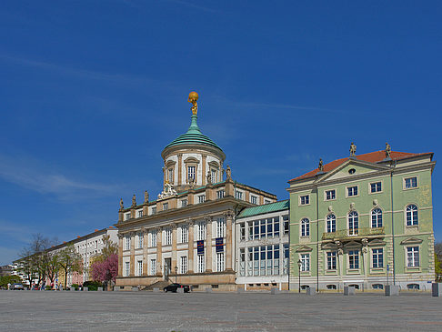 Rathaus mit Knobelsdorffhaus Fotos