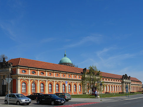 Filmmuseum mit Straße Foto 