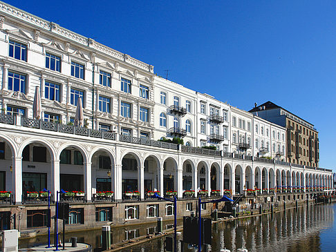 Alster Arkaden am Alsterfleet