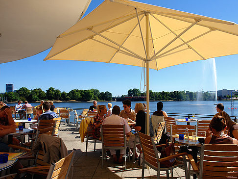 Brunchterrasse auf dem Alster Pavillon Foto 