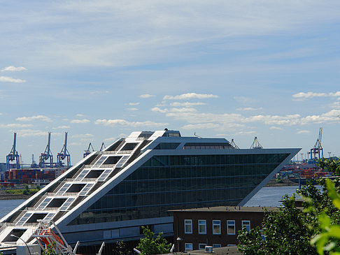 Fotos Altonaer Balkon mit Blick auf den Hafen