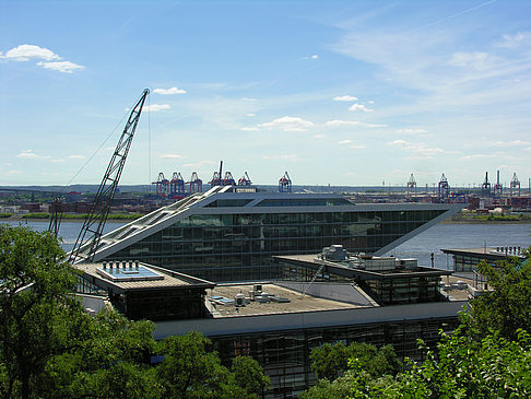 Altonaer Balkon mit Blick auf den Hafen Fotos