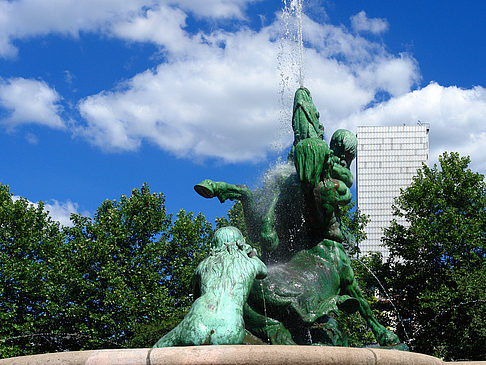 Brunnen auf dem Platz der Republik