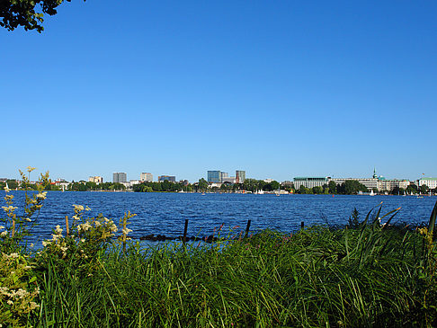 Blick nach Osten von der Außenalster Fotos