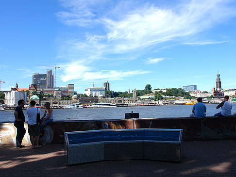 Foto Aussichtspunkt mit Blick auf den Hafen - Hamburg