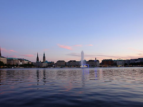 Fotos Fontäne auf der Binnenalster | Hamburg