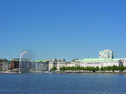 Fontäne auf der Binnenalster Fotos