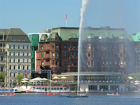 Fontäne auf der Binnenalster Foto 