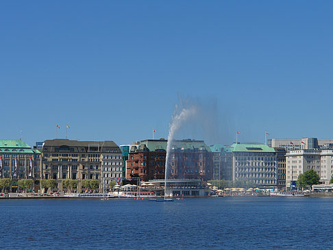 Fotos Fontäne auf der Binnenalster | Hamburg