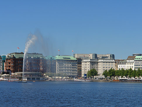 Foto Fontäne auf der Binnenalster - Hamburg