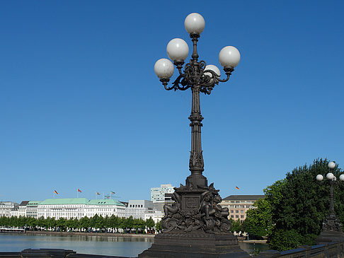 Laterne und Binnenalster Fotos