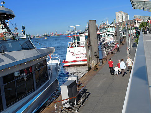 Foto Landungsbrücken und Schiffe - Hamburg