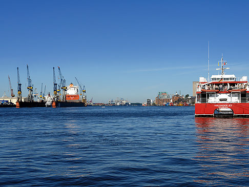 Foto Landungsbrücken und Schiffe - Hamburg